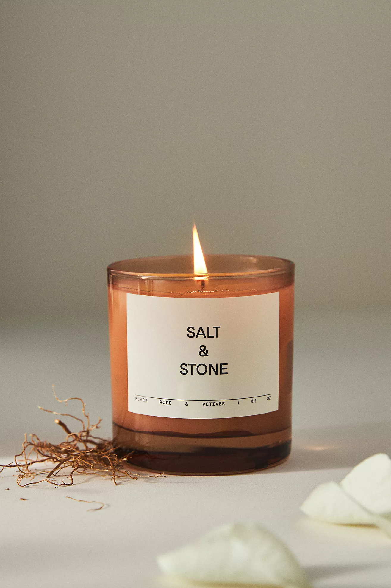 SALT & STONE Floral Black Rose & Vetiver Candle